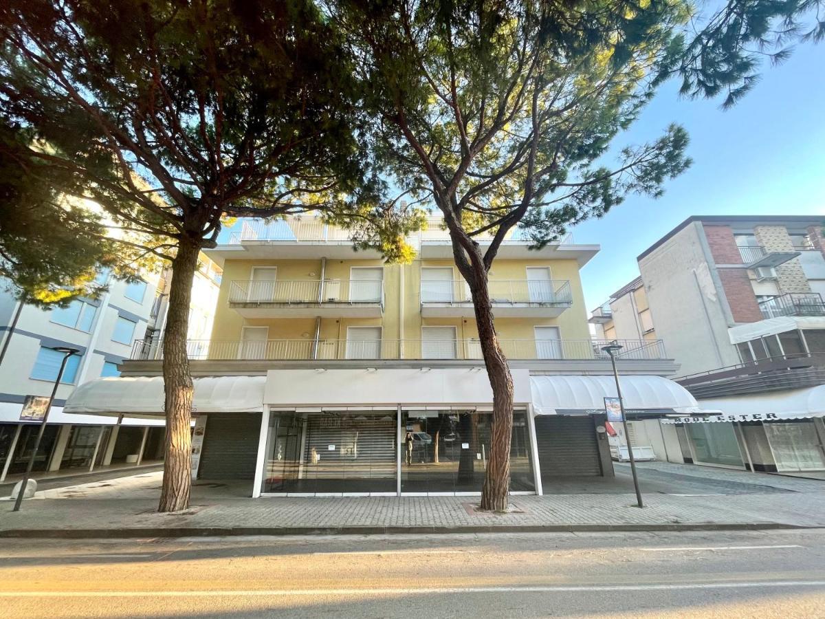 Palazzo Masotto - Carraro Immobiliare Jesolo - Family Apartments Экстерьер фото