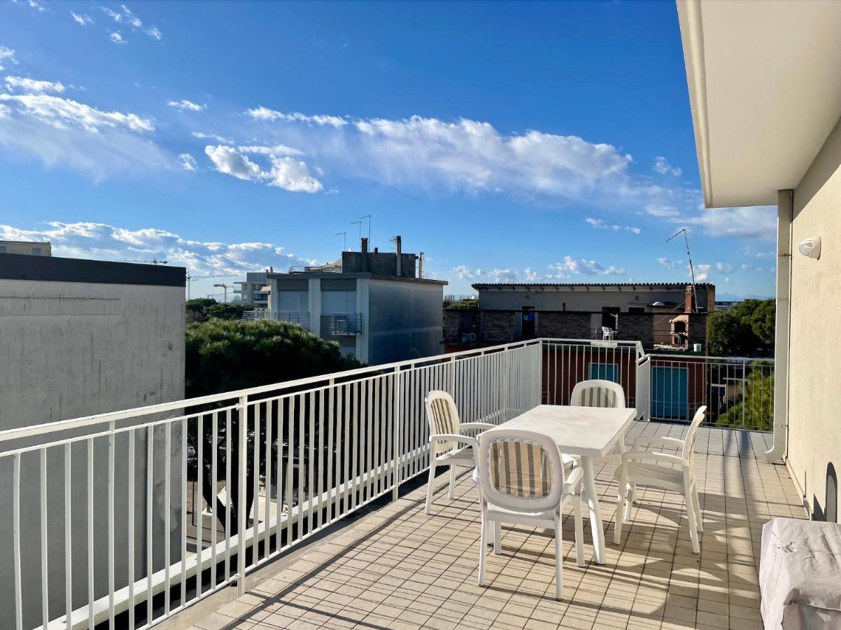 Palazzo Masotto - Carraro Immobiliare Jesolo - Family Apartments Экстерьер фото